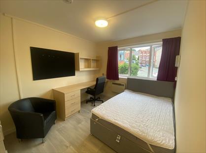 Studio Flat, Deiniol Road, LL57