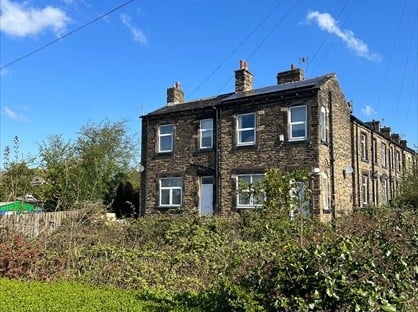 1 Bed Semi-Detached House, Dewsbury Road, WF3