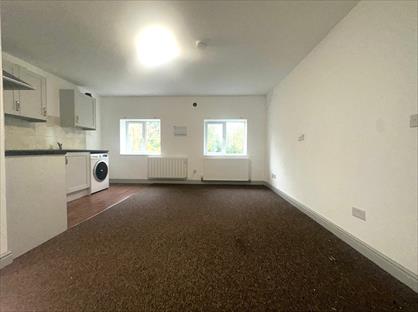 2 Bed Flat, Cattell Road, CV34