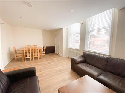 5 Bed Maisonette, Gainsborough Grove, NE4