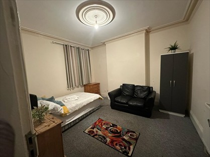 Room in a Shared House, Londonderry Lane, B67