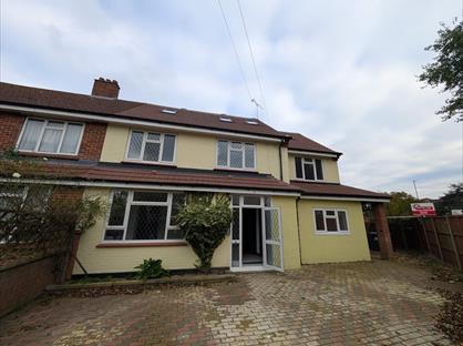 Studio Flat, Court Mead, UB5