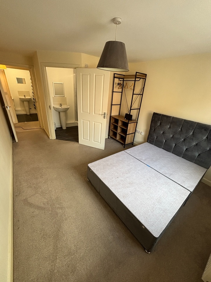 2 Bed Flat, Pavilion Close, LE2 photo 3