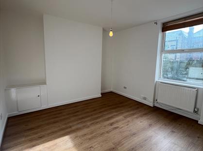 1 Bed Flat, Kinross Road, L22