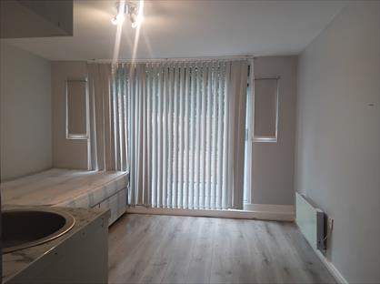 Studio Flat, Sanctuary Close, UB9