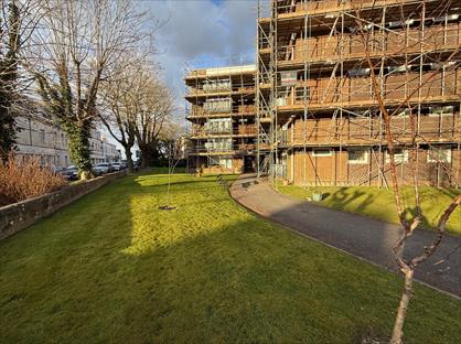 2 Bed Flat, Tower House, RH15