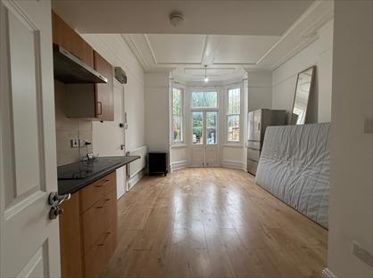 Studio Flat, Walm Lane, NW2