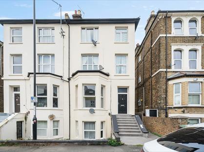 2 Bed Flat, Limes Grove, SE13
