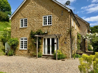 3 Bed Semi-Detached House, Shipton Gorge, DT6