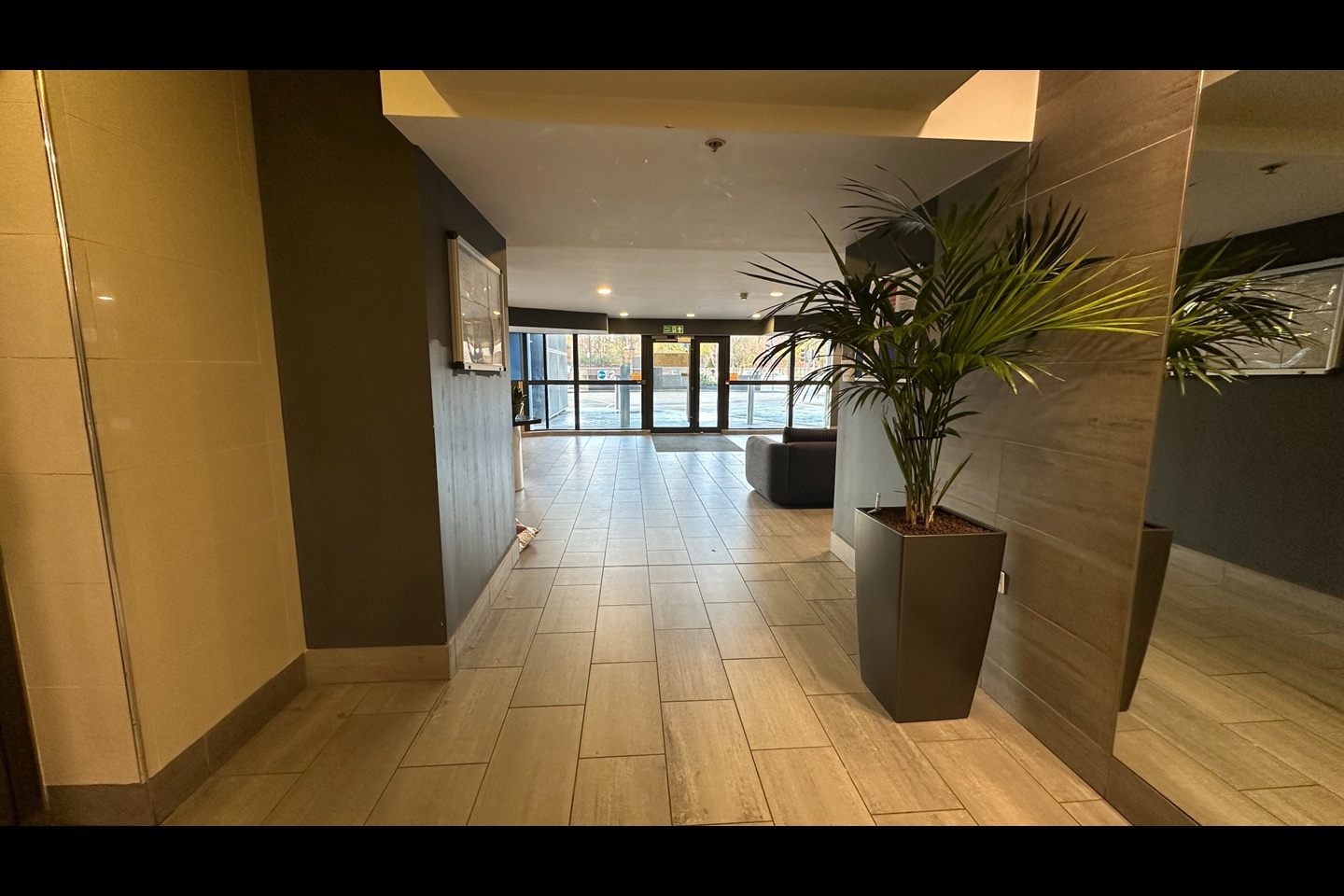 1 Bed Flat, Bridgewater Place, LS11 photo 5