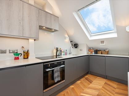 1 Bed Flat, St. Johns Hill, SW11