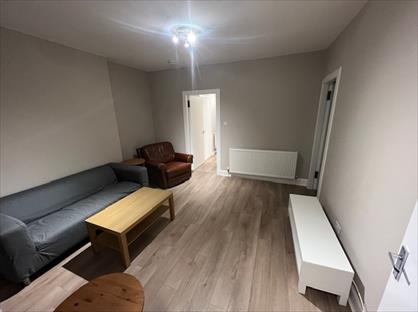 2 Bed Flat, Albert Street, EH7