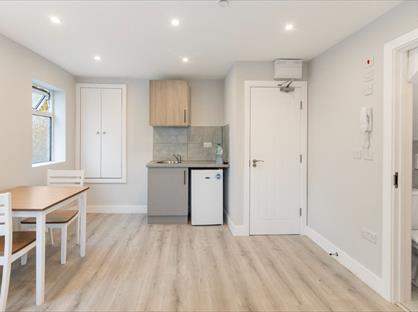 Studio Flat, Hunters Grove, UB3