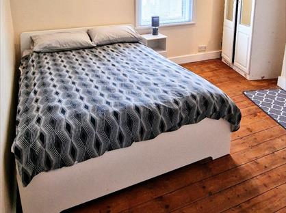 Room in a Shared House, Arklow Square, CT11