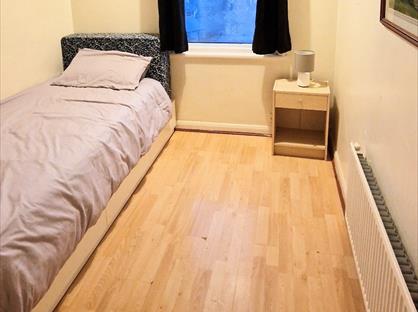 Room in a Shared House, Arklow Square, CT11