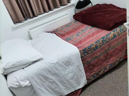 Room in a Shared House, Hibernia Gardens, TW3