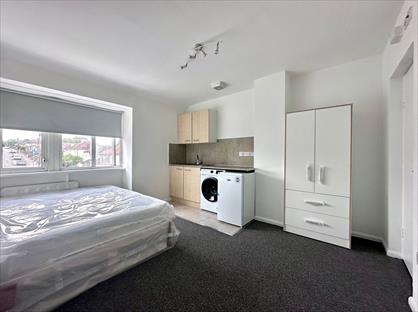 Studio Flat, Marion Crescent, BR5