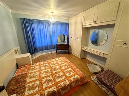 Room in a Shared House, Halliford Road, TW16