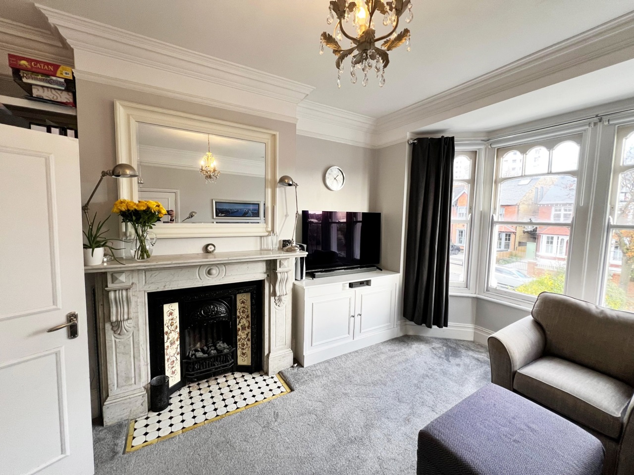 London - 1 Bed Flat, Rodenhurst Road, SW4 - To Rent Now for £2,100.00 p/m