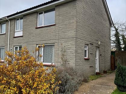 4 Bed Semi-Detached House, Court Lodge Road, RH6