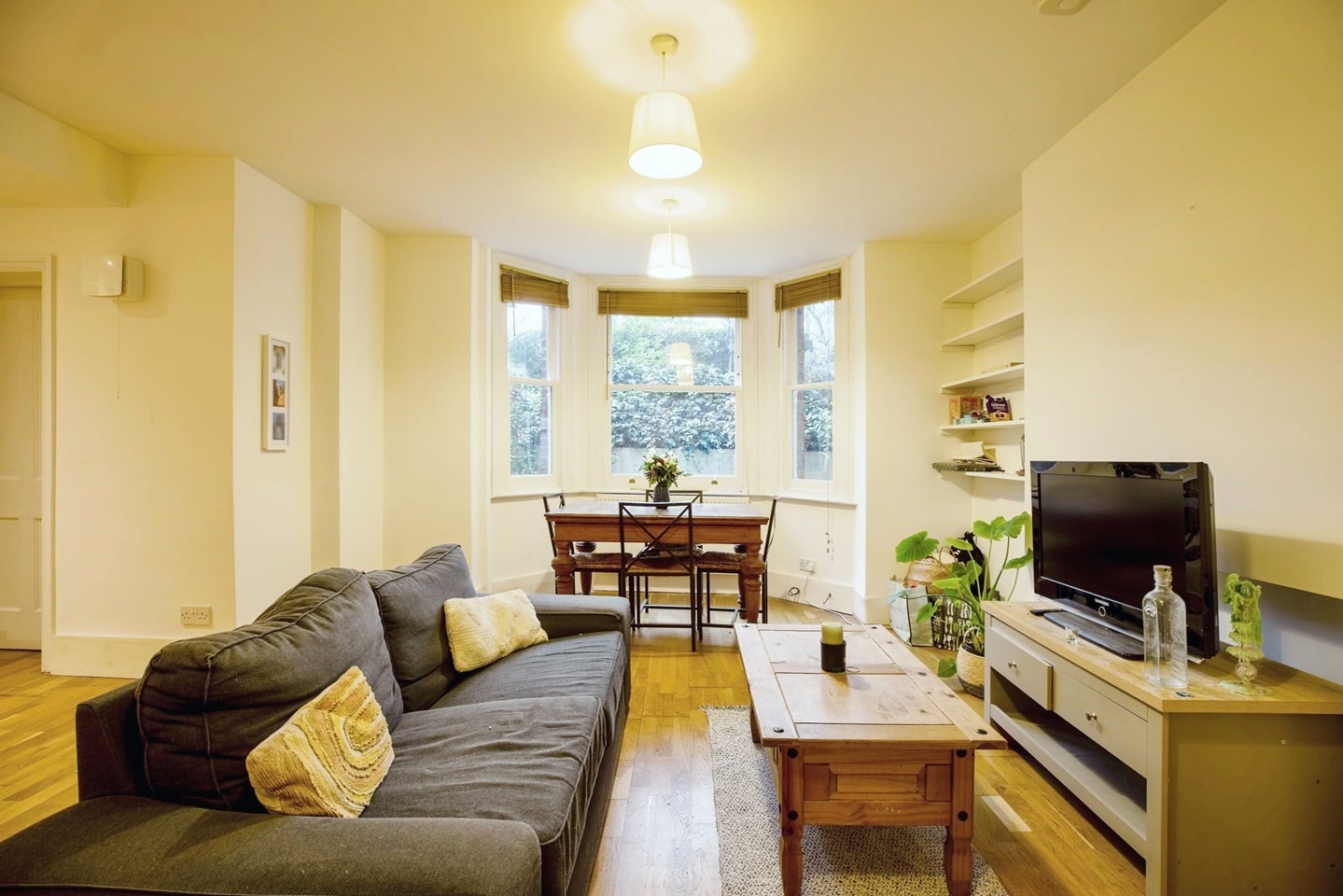 1 Bed Flat, Knatchbull Road, SE5 photo 2