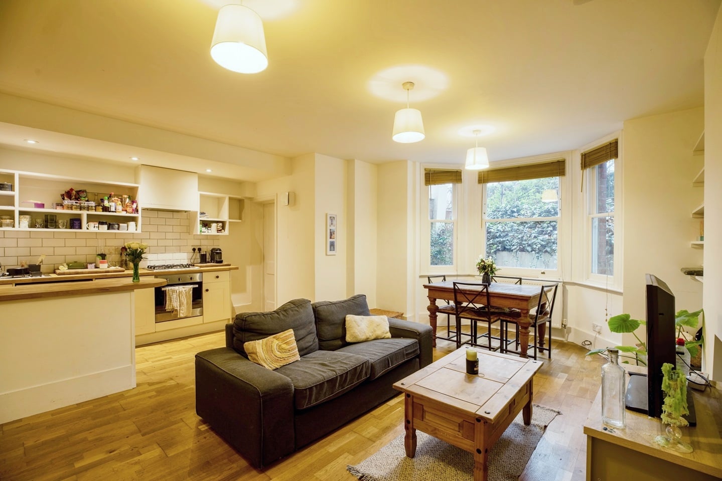 1 Bed Flat, Knatchbull Road, SE5