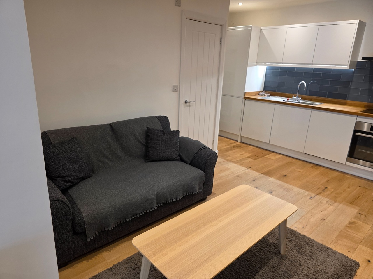 1 Bed Flat, Clapham Road, SW9 photo 3