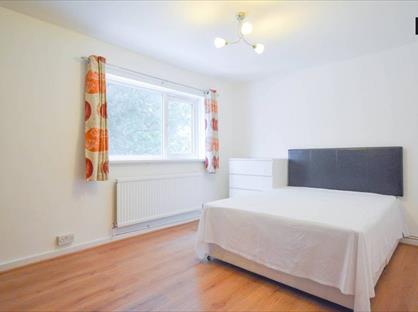 3 Bed Flat, Robert Street, E16