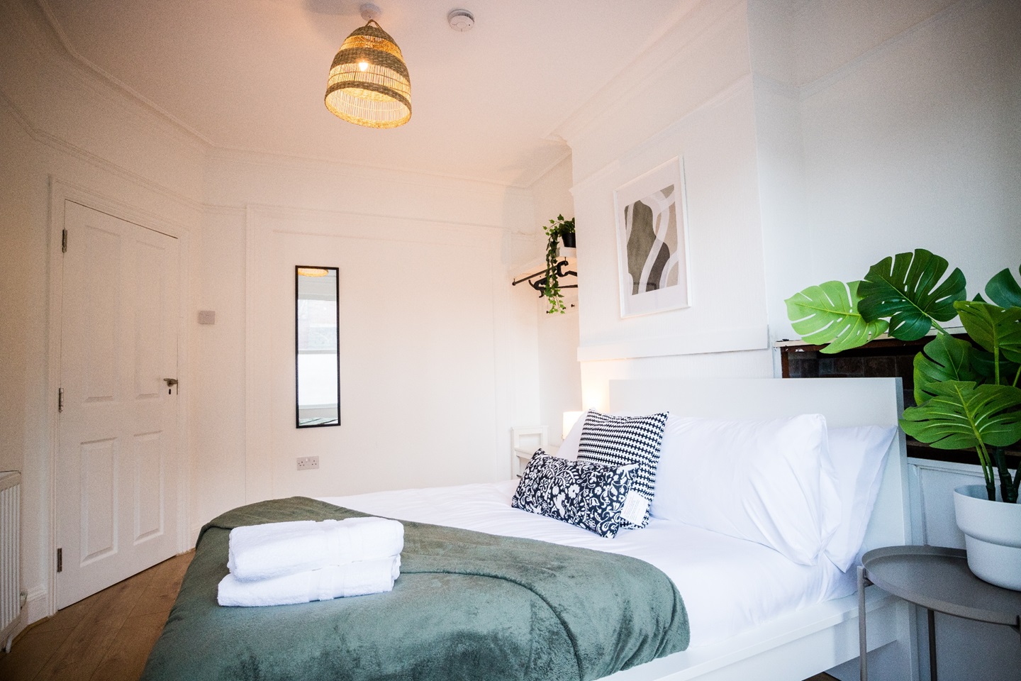 Luton 3 Bed Terraced House, Dallow Road, LU1 To Rent Now for £1,500.00 p/m