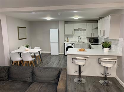 4 Bed Flat, The Stiles, L39