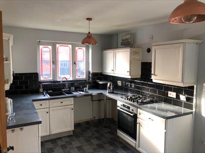 3 Bed Semi-Detached House, Farnsworth Grove, NG17
