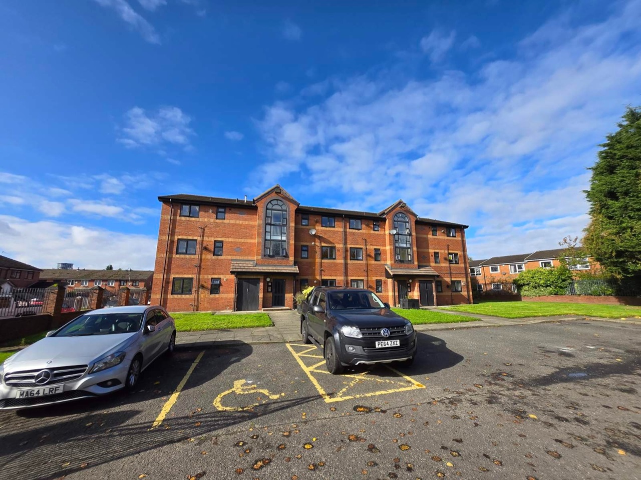 1 Bed Flat, Carmel Avenue, M5 photo 4