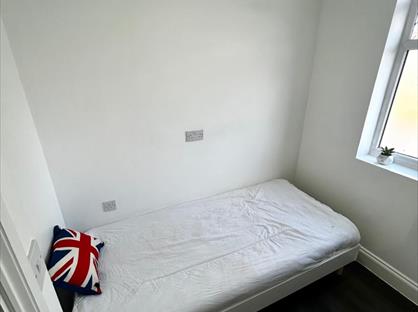 Room in a Shared House, Castle Road, UB5