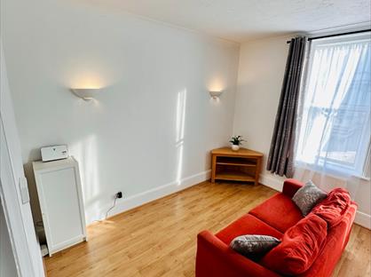 1 Bed Flat, Jevington Gardens, BN21