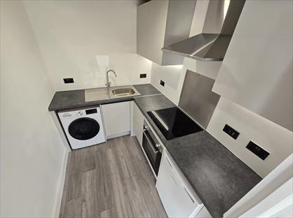 2 Bed Flat, Castletown Grange, ST5