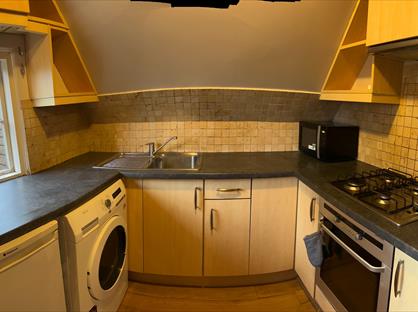 2 Bed Flat, Western Elms Ave, RG30