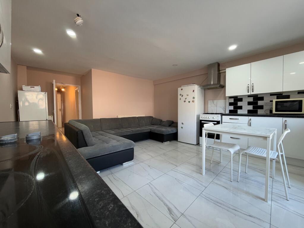 Room in a Shared House, Cardiff, CF24 photo 2