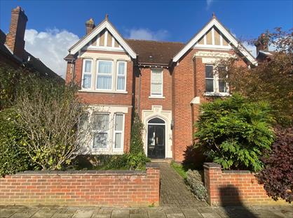 2 Bed Flat, Kimbolton Avenue, MK40