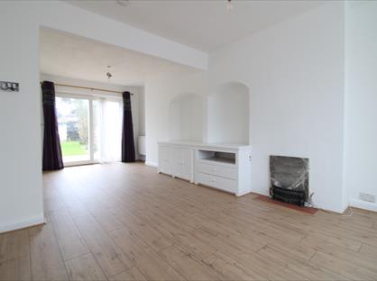 3 Bed Terraced House, Minster Avenue, SM1