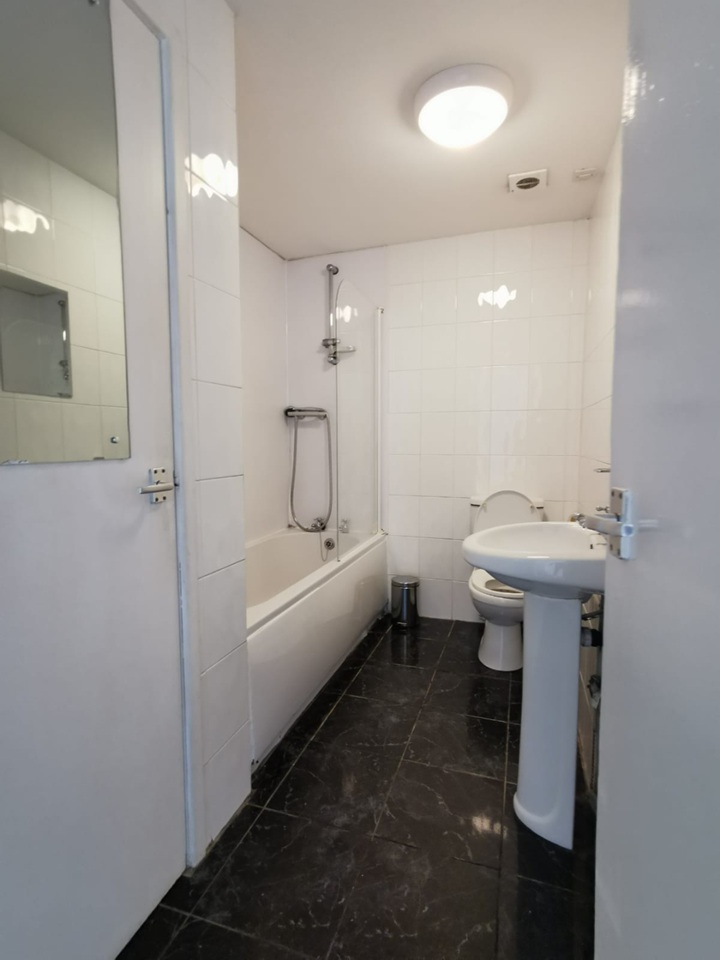Additional image 6 of 1 Bed Flat, Ranelagh St, L1, N1 7GU