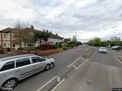 3 Bed Flat, Kingston Road, TW18