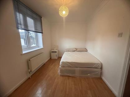 Room in a Shared House, Mariners Mews, E14