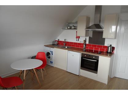 1 Bed Flat, Heathfield Avenue, CW1