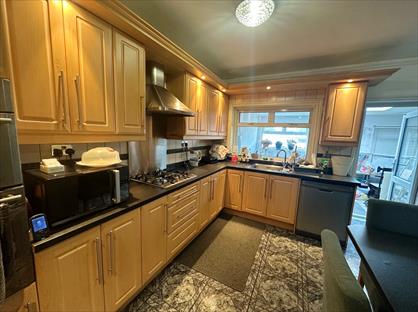 3 Bed Semi-Detached House, Delamere Road, UB4