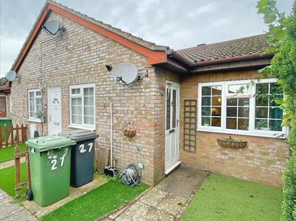 1 Bed Bungalow, Lytham Close, GU35