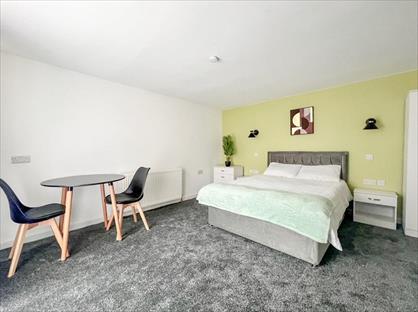 Room in a Shared House, The Common, BS34