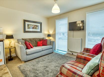 2 Bed Terraced House, Spencer Court, LN5