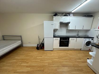 Studio Flat, Masefield Avenue, UB1