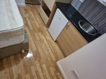 Studio Flat, Victoria Road, N9