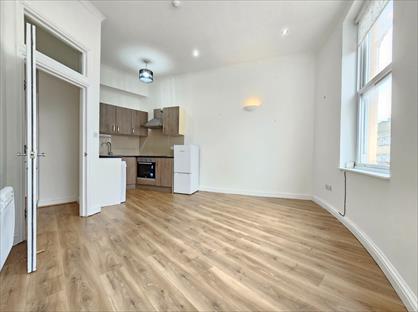 1 Bed Flat, Stoke Newington Road, N16